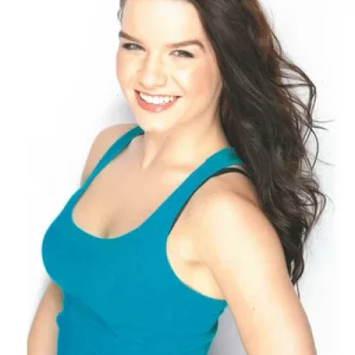 Amy+Yakima+--+Picture,+Resume,+&+Audition+Card-1