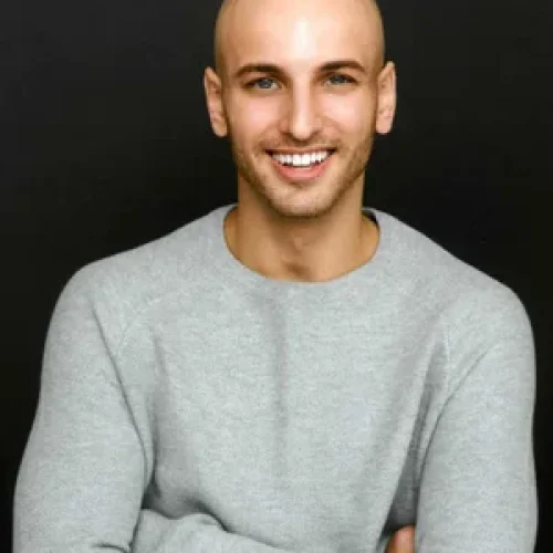 Brian+Poniatowski+–+Picture+&+Resume