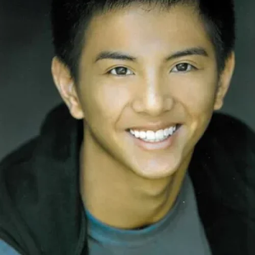 Jonathan+Wade+—+Picture+&+Resume-1