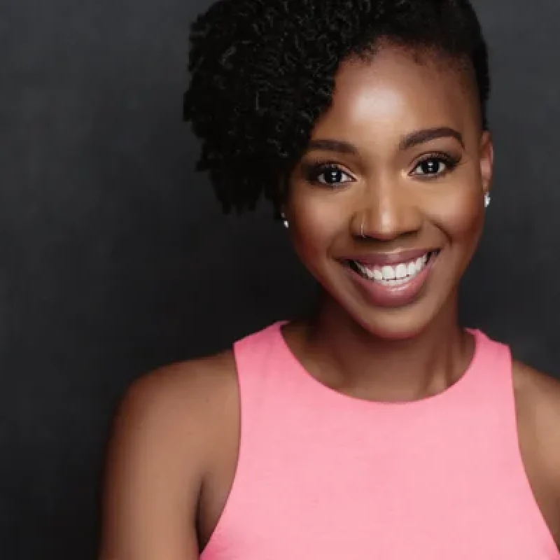 Michelle+Russell+--+Picture,+Resume+&+Audition+Card-1